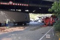 LKW blieb unter Bruecke haengen Koeln Ehrenfeld Innere Kanalstr Hornstr P247